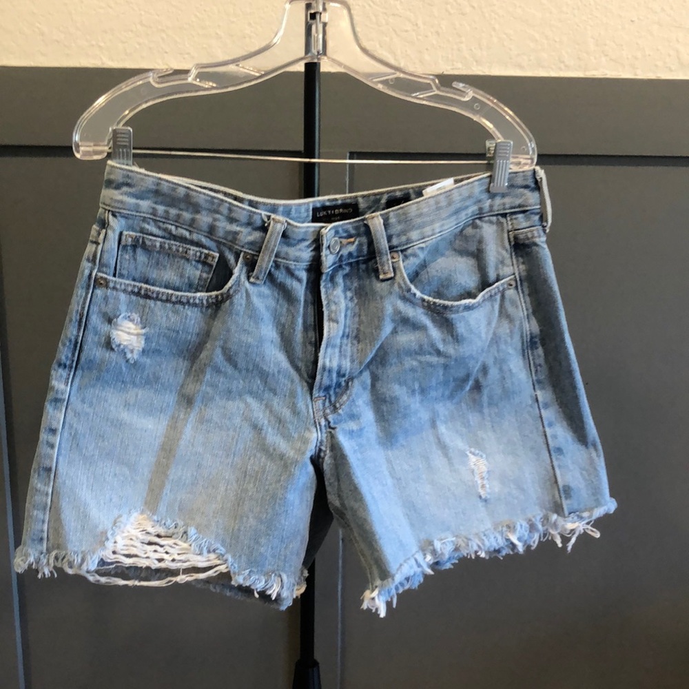 Lucky Brand - light wash denim boyfriend shorts - Size 10/30 waist